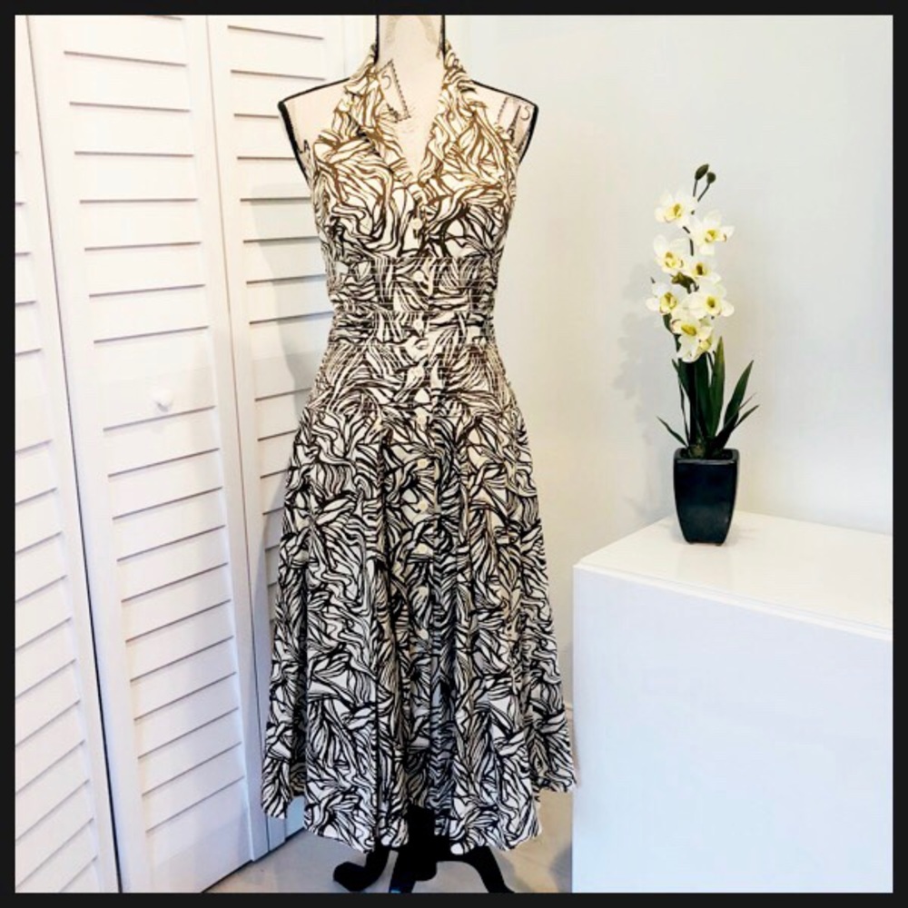 ✨NWOT✨Gorgeous Halter Back Button Down Sun Dress🌻